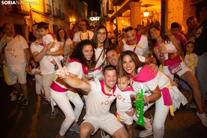 Desfile de peñas El Burgo 2024