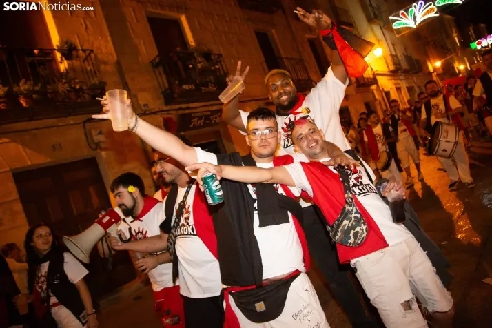 Desfile de peñas El Burgo 2024