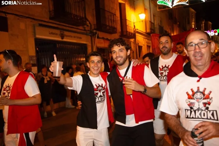 Desfile de peñas El Burgo 2024