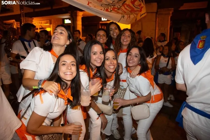 Desfile de peñas El Burgo 2024