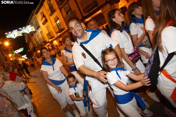 Desfile de peñas El Burgo 2024