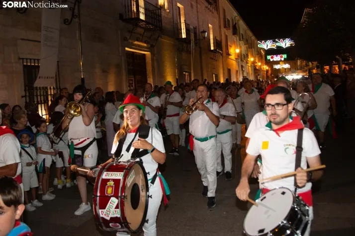 Desfile de peñas El Burgo 2024