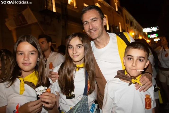 Desfile de peñas El Burgo 2024