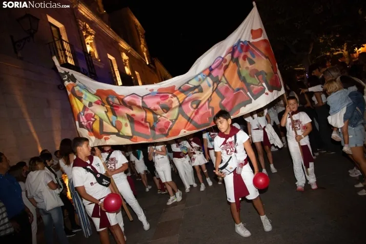 Desfile de peñas El Burgo 2024