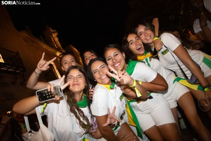 Desfile de peñas El Burgo 2024