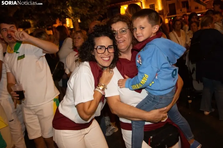 Desfile de peñas El Burgo 2024
