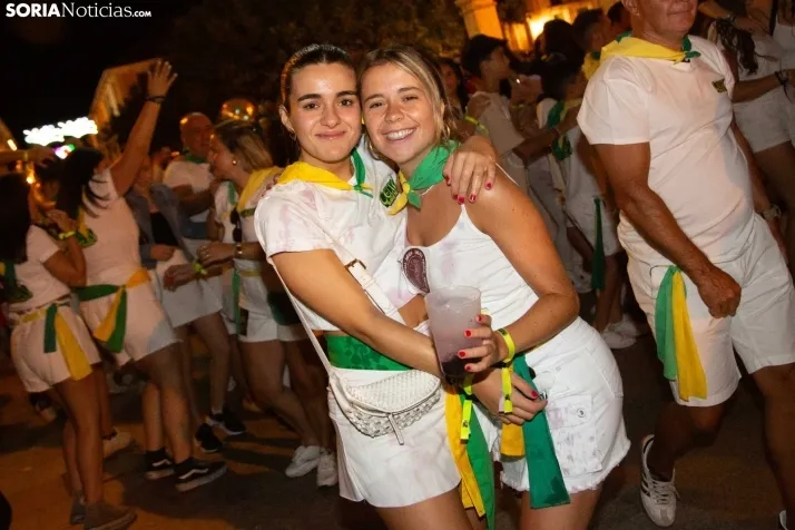 Desfile de peñas El Burgo 2024