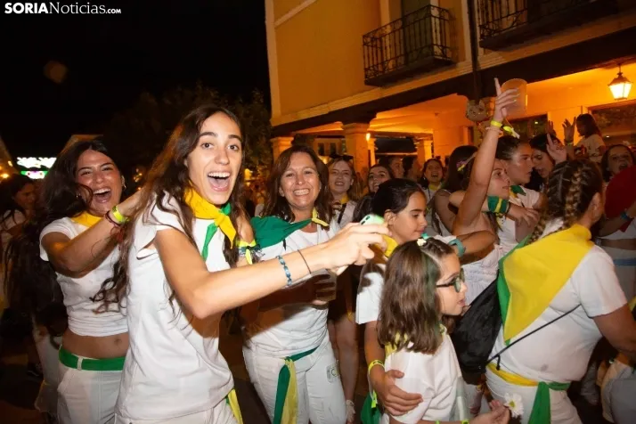Desfile de peñas El Burgo 2024