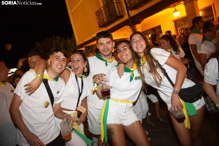 Desfile de peñas El Burgo 2024