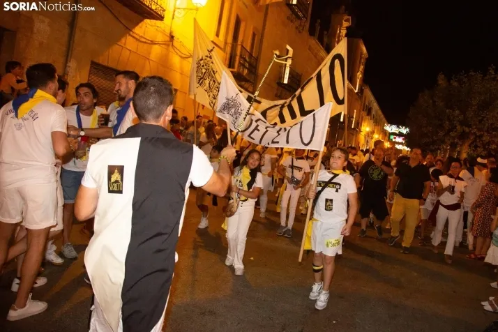 Desfile de peñas El Burgo 2024