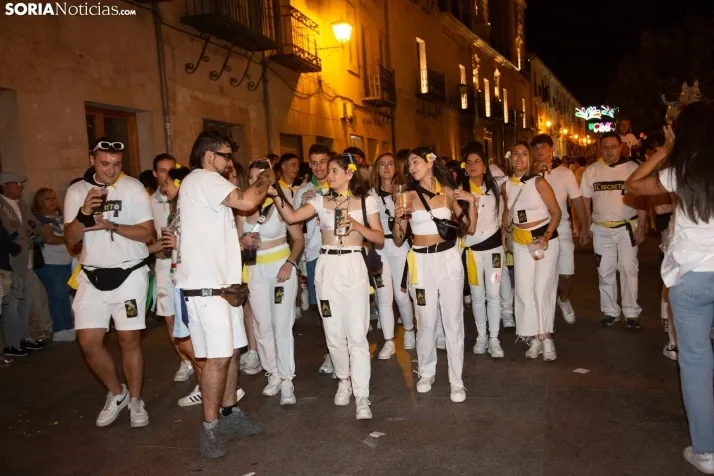 Desfile de peñas El Burgo 2024