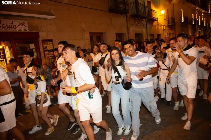 Desfile de peñas El Burgo 2024
