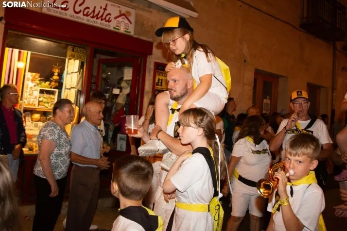 Desfile de peñas El Burgo 2024