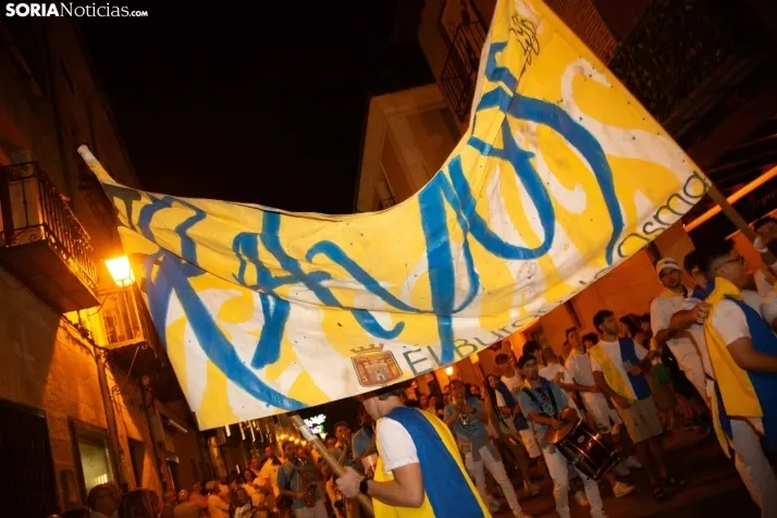 Desfile de peñas El Burgo 2024