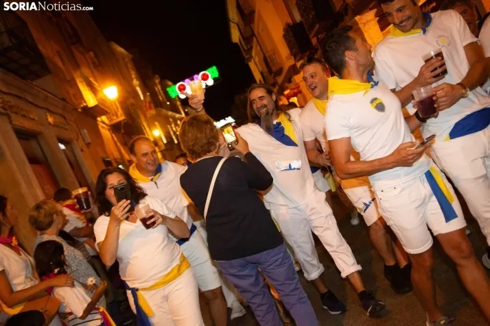 Desfile de peñas El Burgo 2024