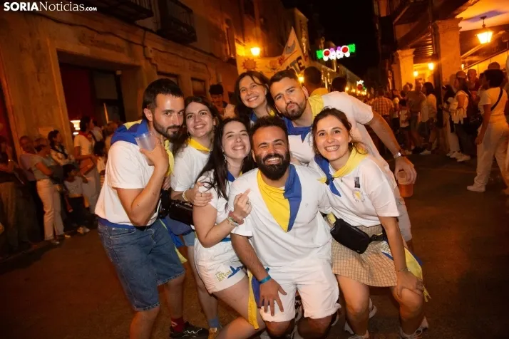 Desfile de peñas El Burgo 2024
