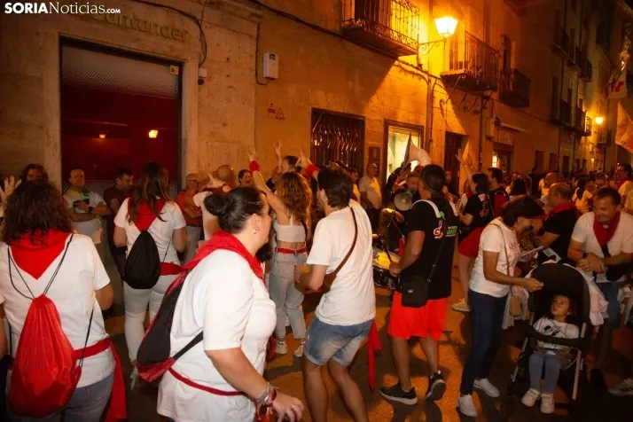 Desfile de peñas El Burgo 2024