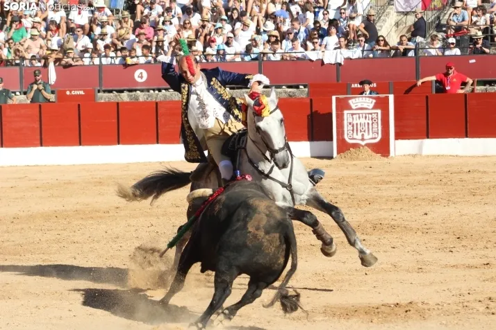 Corrida de Rejones en El Burgo de Osma. /Santos Gómez