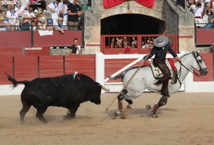 Corrida de Rejones en El Burgo de Osma. /Santos Gómez