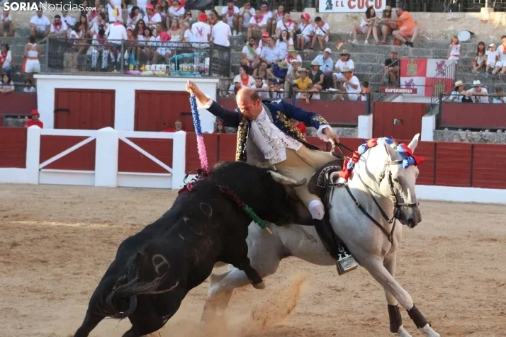 Corrida de Rejones en El Burgo de Osma. /Santos Gómez
