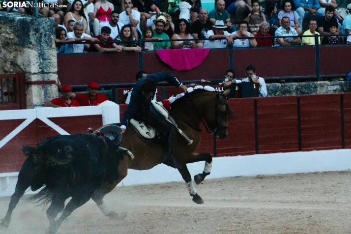 Corrida de Rejones en El Burgo de Osma. /Santos Gómez