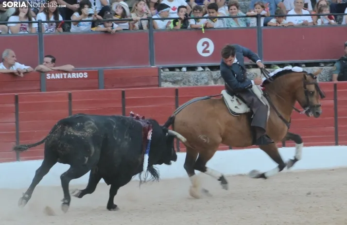 Corrida de Rejones en El Burgo de Osma. /Santos Gómez