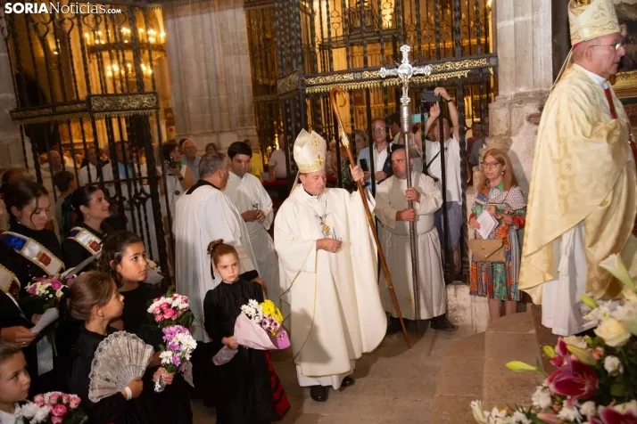 Ofrenda floral Virgen del Espino El Burgo 2024