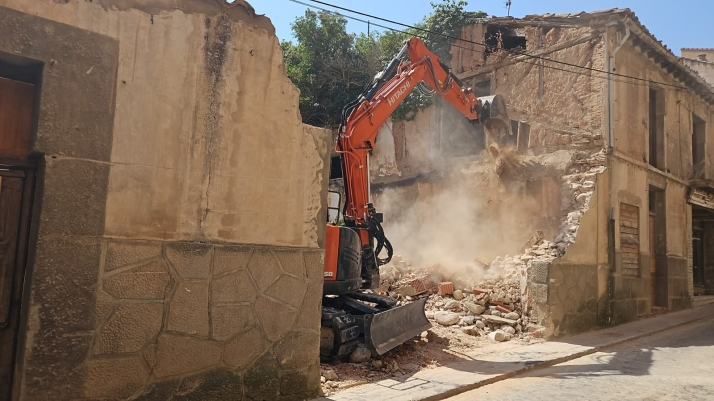 El Ayuntamiento de Almaz&aacute;n comienza la ejecuci&oacute;n de derribo municipal en el casco hist&oacute;ri