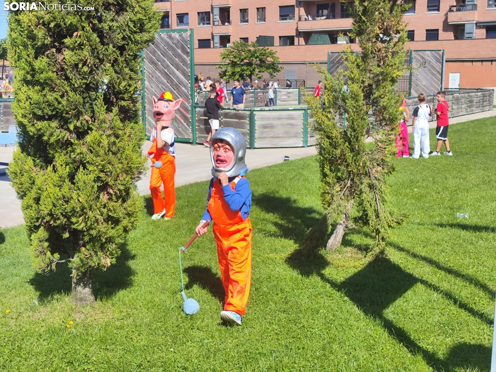 Foto 2 - El barrio m&aacute;s joven de Soria festeja y se reivindica 