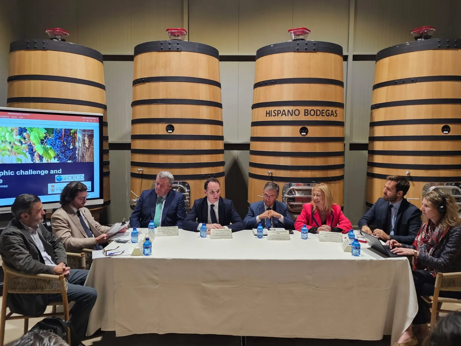 Una imagen de la reunión hoy en San Esteban. /AytoSEG
