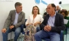 Serrano, a la derecha, junto con los secretarios generales, nacional y regional del PP, Cuca Gamarra y Francisco Vázquez. /PC