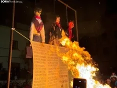 Foto 5 - &Aacute;greda quema sus diablillos y da comienzo a sus fiestas de San Miguel
