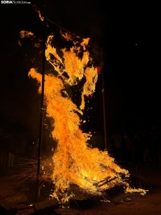 Foto 3 - Ágreda quema sus diablillos y da comienzo a sus fiestas de San Miguel