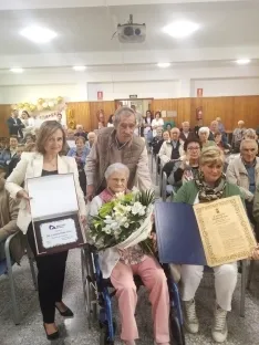 Foto 3 - Consuelo Rubio Calvo celebra sus cien a&ntilde;os en la residencia Virgen de los Milagros