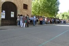 Colas para acceder a la feria en el lavadero de lanas. /PC