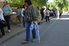 Colas para acceder a la feria en el lavadero de lanas. /PC