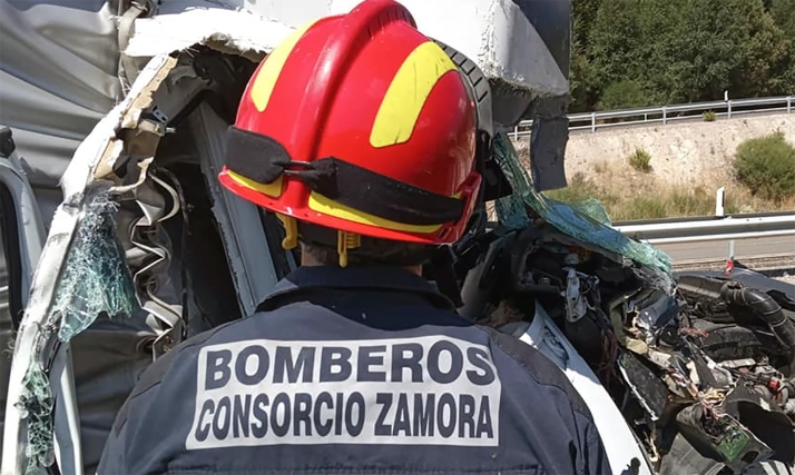 Fallecen dos personas y otras dos resultan heridas por un accidente de tráfico en Zamora