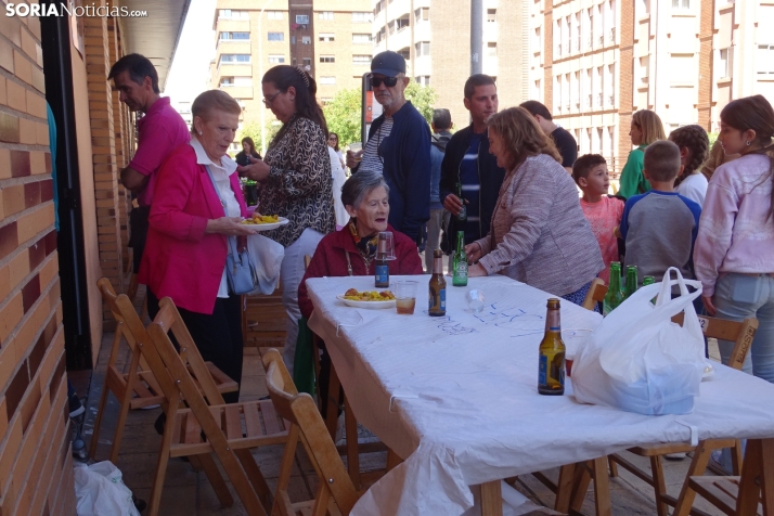 Una imagen de la comida vecinal hoy. /PC