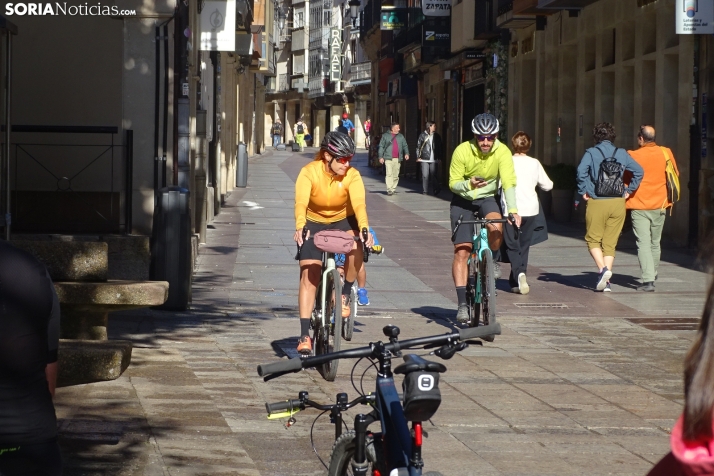 GALER&Iacute;A | Ciclismo, soledado y en familia, este domingo en la capital