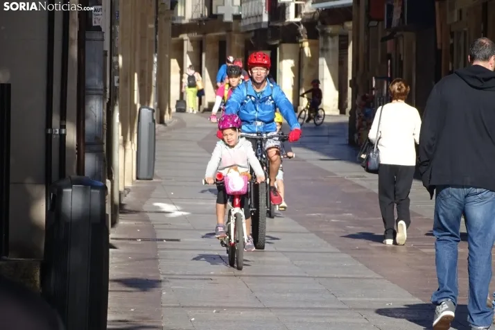 GALER&Iacute;A | Ciclismo, soledado y en familia, este domingo en la capital