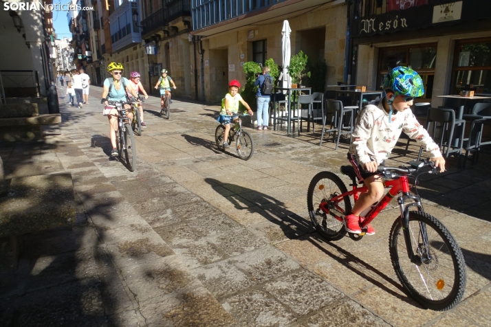 GALER&Iacute;A | Ciclismo, soledado y en familia, este domingo en la capital