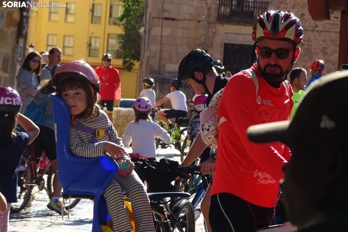 GALER&Iacute;A | Ciclismo, soledado y en familia, este domingo en la capital