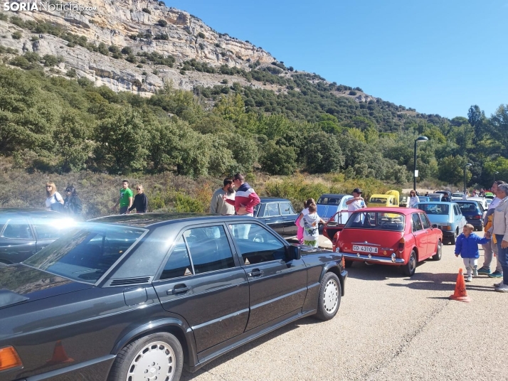 Multitudinario encuentro automovil&iacute;stico en Fuentetoba