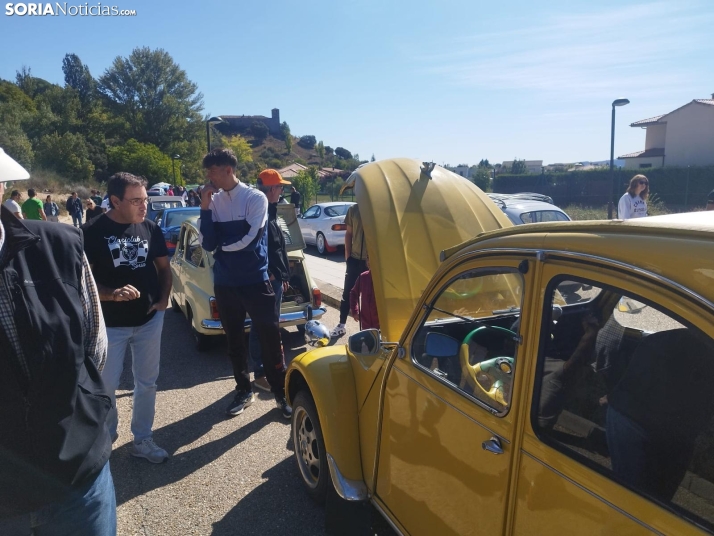 Multitudinario encuentro automovil&iacute;stico en Fuentetoba