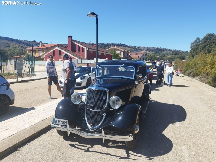 Multitudinario encuentro automovil&iacute;stico en Fuentetoba