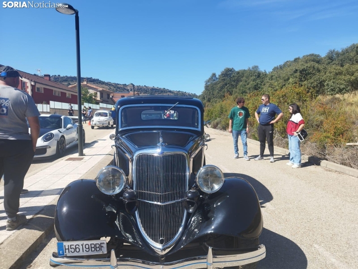 Multitudinario encuentro automovil&iacute;stico en Fuentetoba