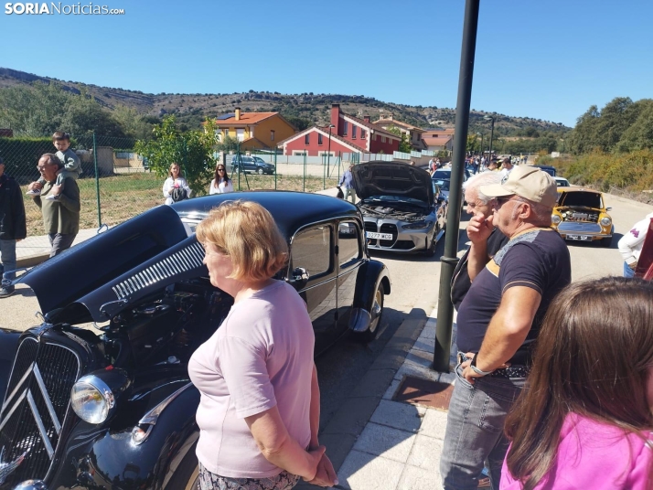 Multitudinario encuentro automovil&iacute;stico en Fuentetoba