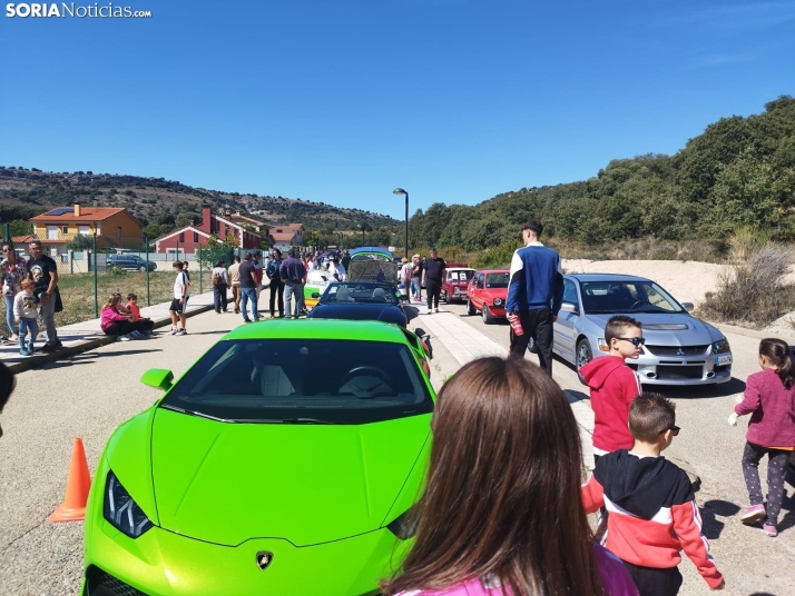 Multitudinario encuentro automovil&iacute;stico en Fuentetoba