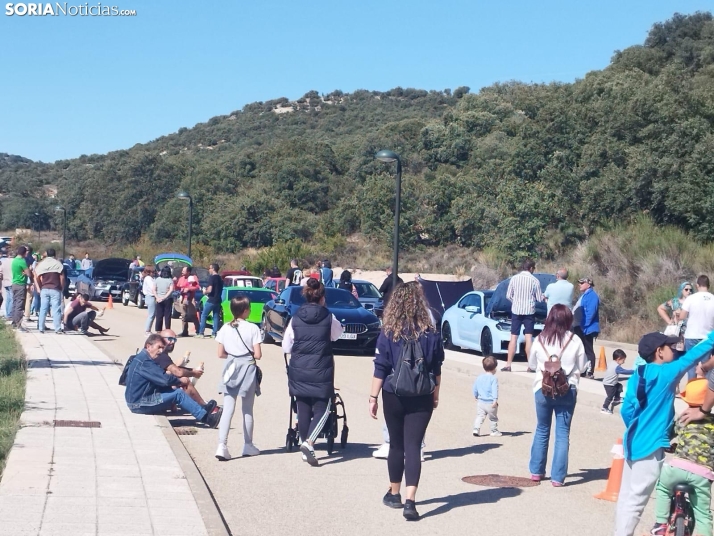 Multitudinario encuentro automovil&iacute;stico en Fuentetoba