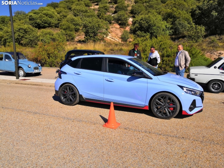 Multitudinario encuentro automovil&iacute;stico en Fuentetoba